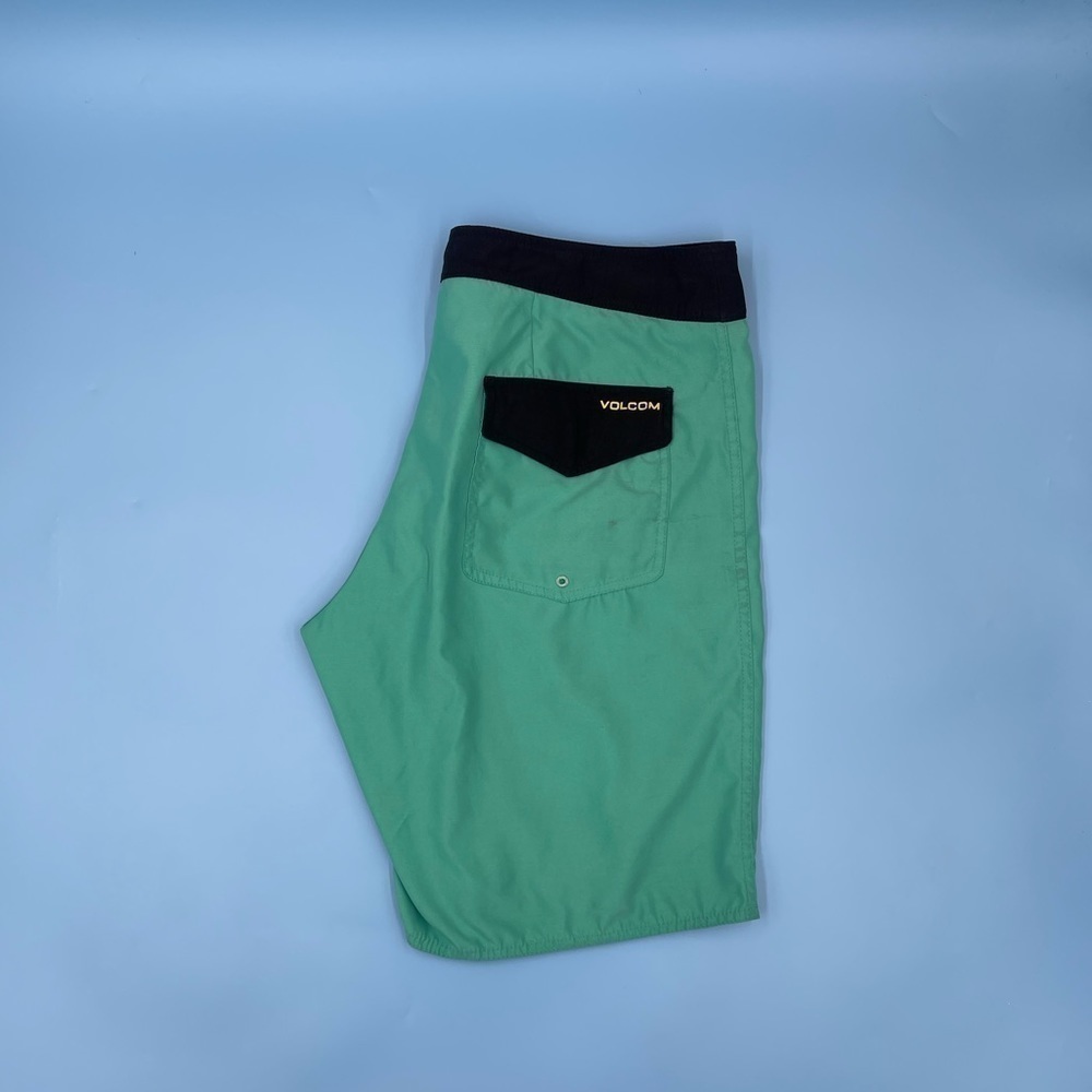 Volcom Board Shorts - Picture 2 of 3